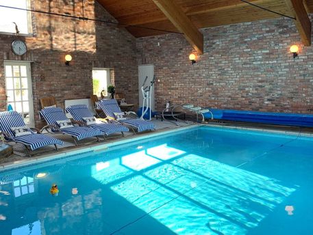 Swimming Pool | Yorkshire | Canard Cabin